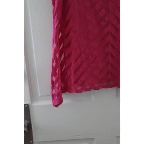 Women's Valerie Stevens Size Medium Tank Top with overlay Beautiful Pink - Picture 4 of 5